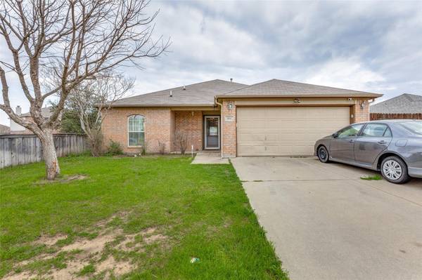 801 Coppin Drive, Fort Worth, TX 76120