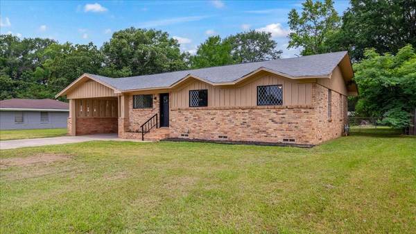 1903 Happy, Mount Pleasant, TX 75455