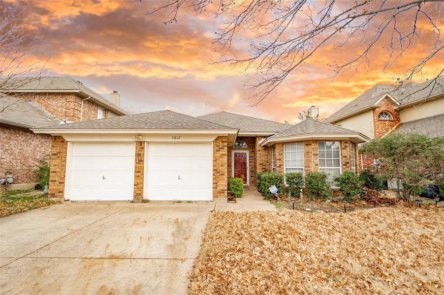 1812 Robin Lane, Flower Mound, TX 75028