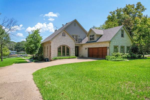 136 Stonewall Drive, Streetman, TX 75859