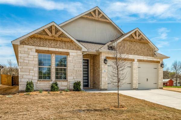 912 Boston Lane, River Oaks, TX 76114