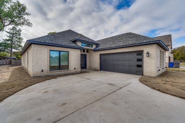 2915 Ames Road,  Lancaster,  TX 75134