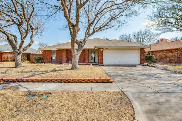 2206 Villanova Street, Arlington, TX 76018