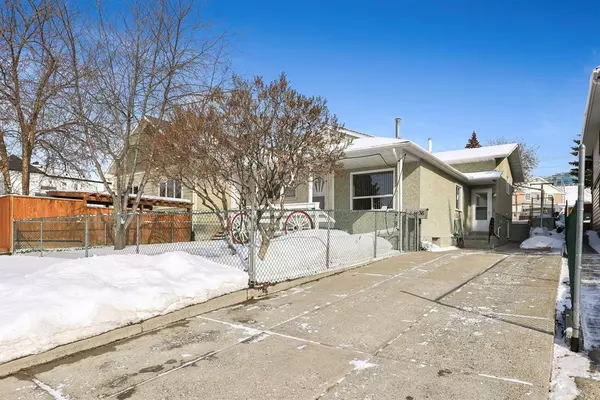 Calgary, AB T3B 0W2,4436 21 AVE NW