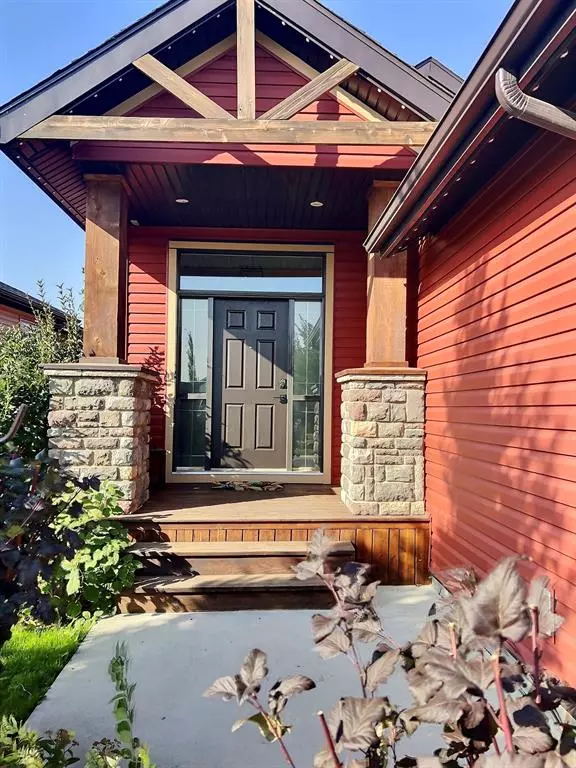 Lethbridge, AB T1K 5R9,800 Canyonview Close W