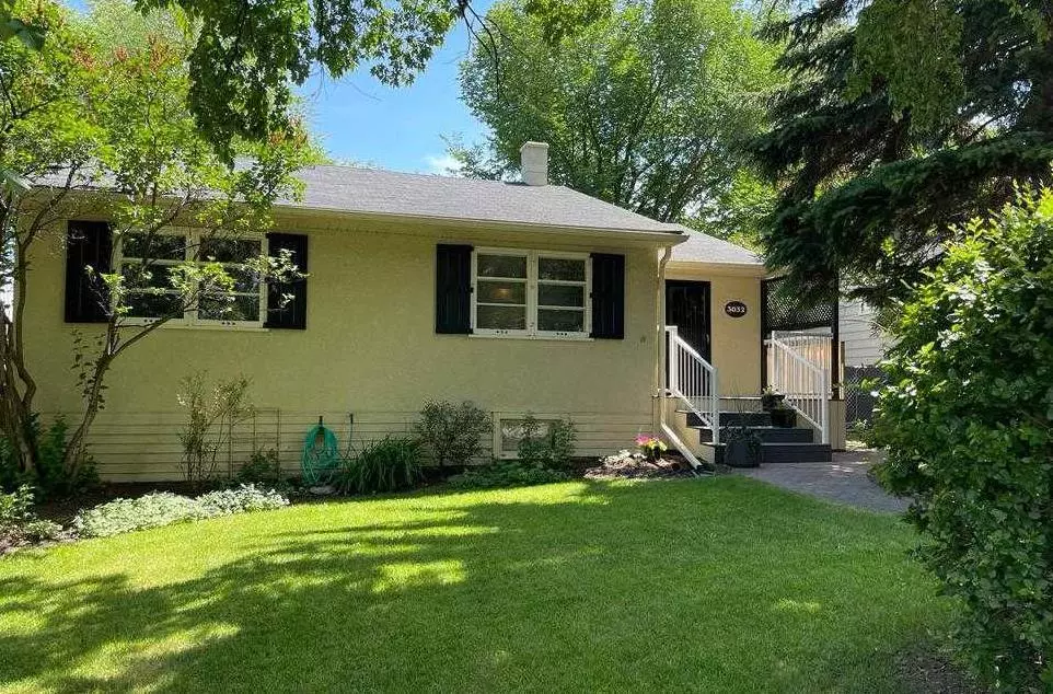 Calgary, AB T3E 2B5,3032 26 ST SW