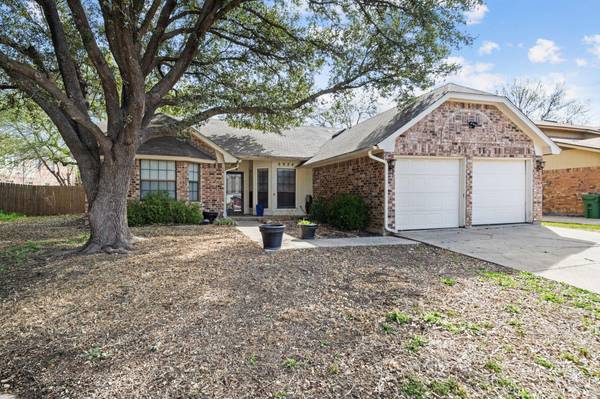 6824 Richfield Drive, North Richland Hills, TX 76182