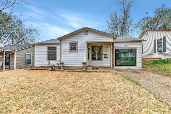 1018 W Hull Street, Denison, TX 75020