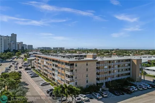 Lauderdale By The Sea, FL 33308,4117 Bougainvilla Dr  #212