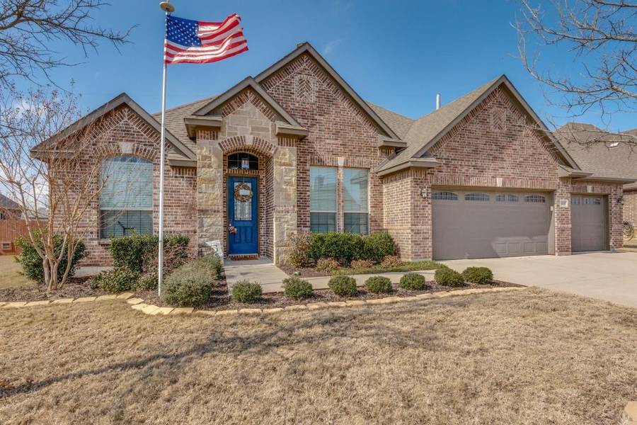 6409 Bluebird Meadows Drive, Burleson, TX 76058