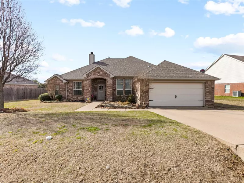 2913 Saunter Lane, Granbury, TX 76049