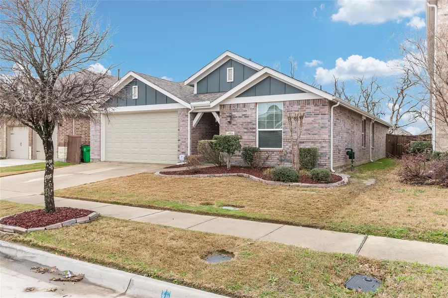 1712 Ridge Creek Lane, Aubrey, TX 76227