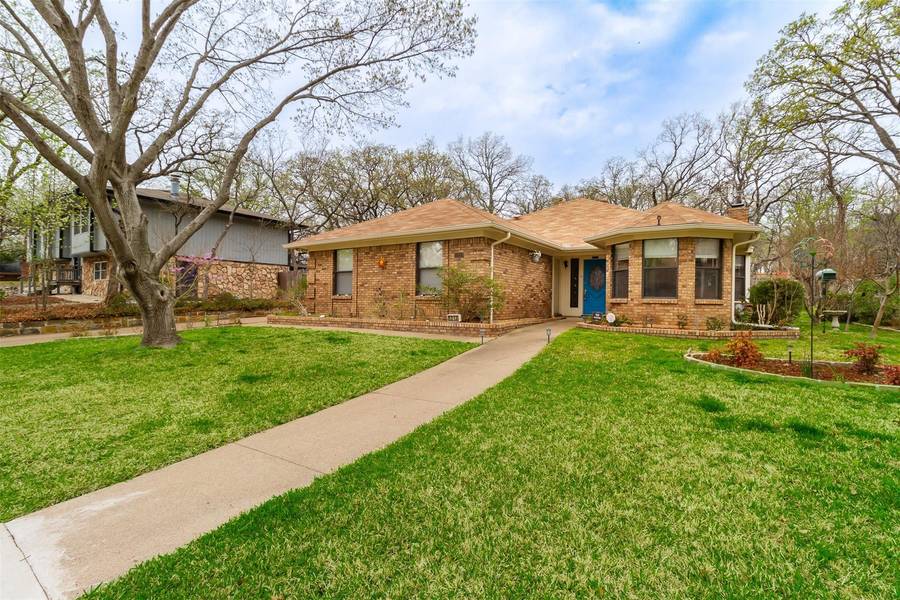 1213 Donna Lane, Bedford, TX 76022