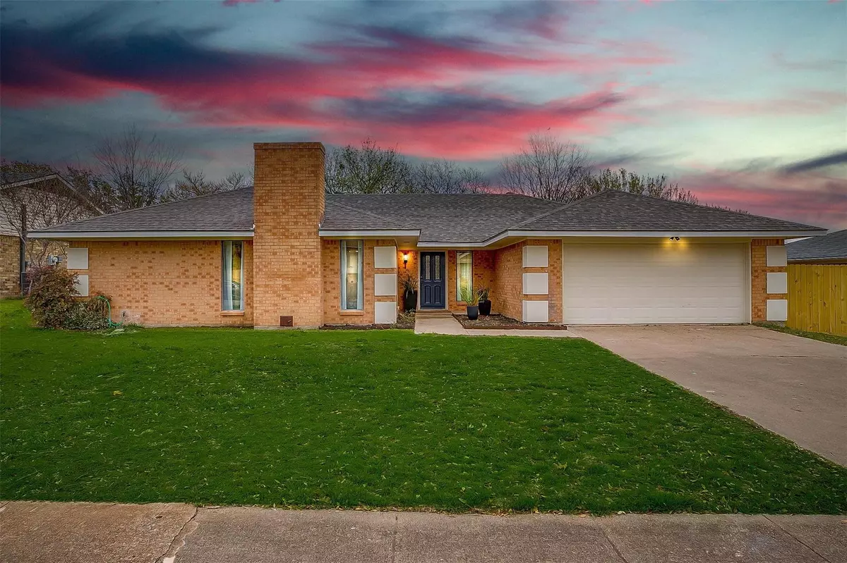 Benbrook, TX 76126,236 Lansford Drive