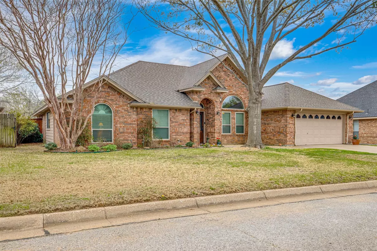 Arlington, TX 76001,6311 Meadowmere Lane