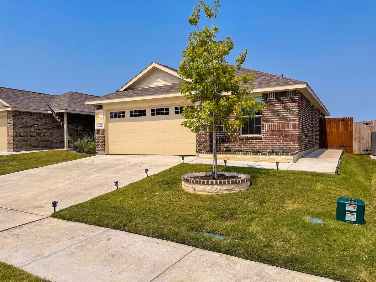 Fort Worth, TX 76179,5804 Honey Creek Street