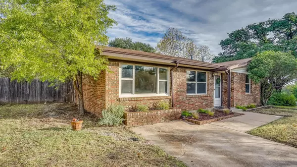 Weatherford, TX 76086,605 E 5th Street