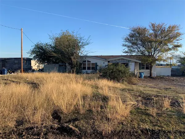 5711 N Sunchase Drive, Granbury, TX 76049