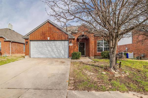 6704 Bison Trail, Watauga, TX 76137