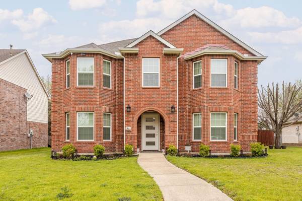 746 Cedarwood Drive, Cedar Hill, TX 75104