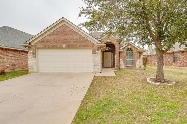 8313 Winter Falls Trail, Fort Worth, TX 76053