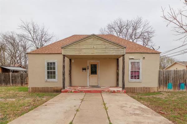 1803 S China Street, Brady, TX 76825