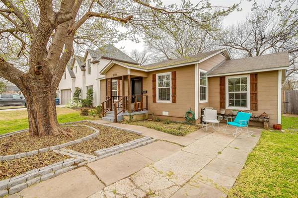 2724 Townsend Drive, Fort Worth, TX 76110