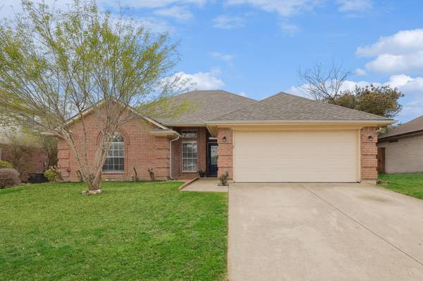 1037 Westgrove Drive, Saginaw, TX 76179