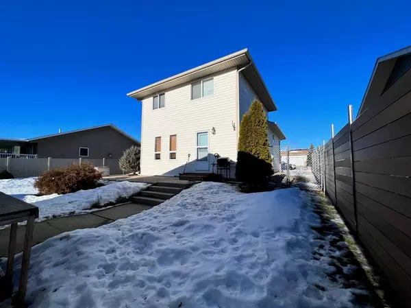 Innisfail, AB T4G 1X6,5659 55 Avenue Crescent