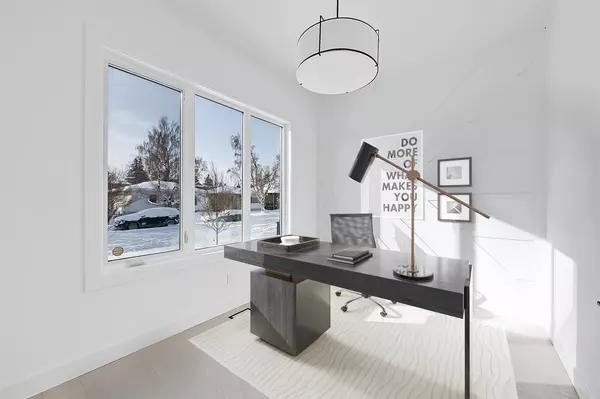 Calgary, AB T2M 2M6,638 28 AVE NW