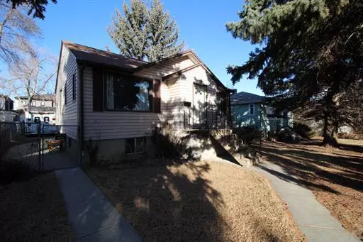 Calgary, AB T3E 1W2,512 23 AVE NE