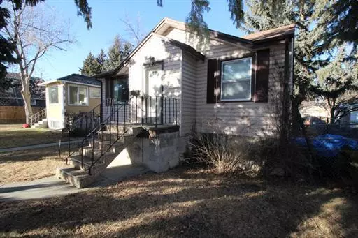 Calgary, AB T3E 1W2,512 23 AVE NE