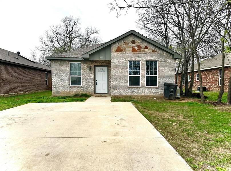 431 Sabine Avenue, Cleburne, TX 76031