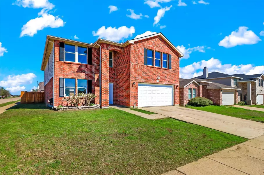 4028 Foxhound Lane, Fort Worth, TX 76123