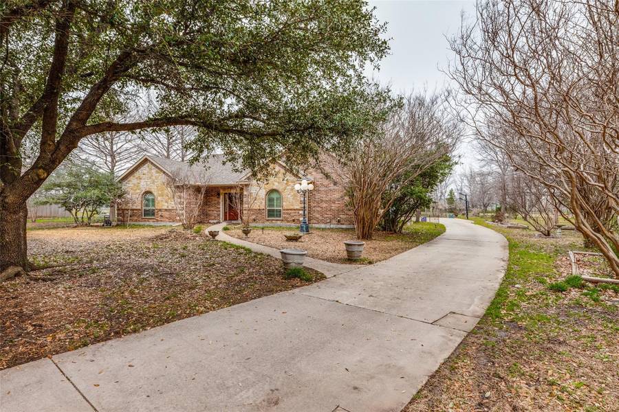 300 Shiloh Drive, Lucas, TX 75002