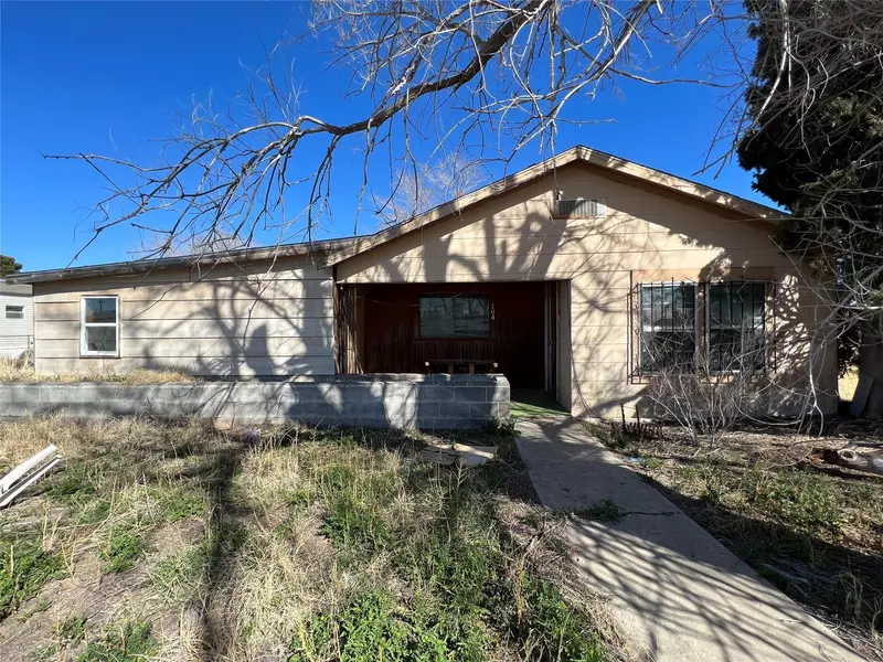 704 S Eva Avenue, Monahans, TX 79756