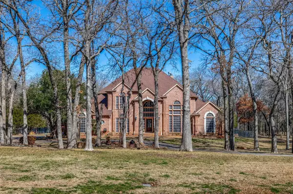 2208 Cains Lane, Mansfield, TX 76063