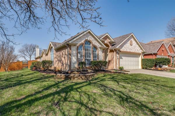 2101 Royal Oak Drive, Bedford, TX 76021