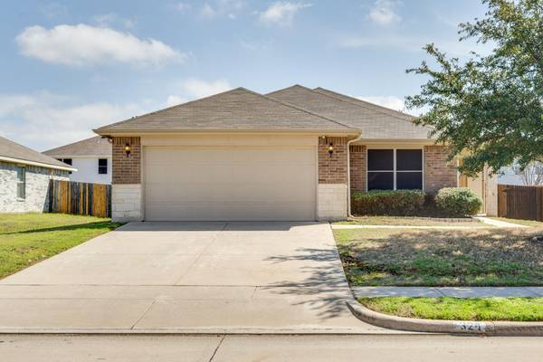 324 Saddlebrook Drive, Krum, TX 76249