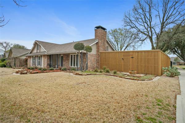 Coppell, TX 75019,266 Creekside Lane