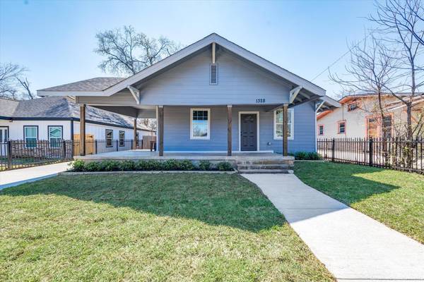 1328 Elmwood Avenue, Fort Worth, TX 76104