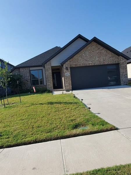 625 Hazeltine Road, Red Oak, TX 75154