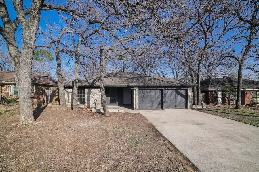 5725 Myers Road, Arlington, TX 76017