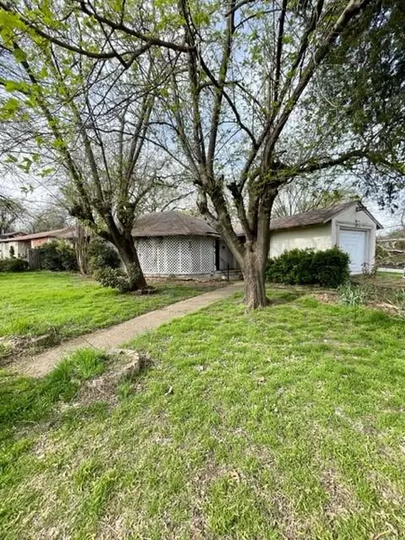 607 Richmondell Avenue, Dallas, TX 75211