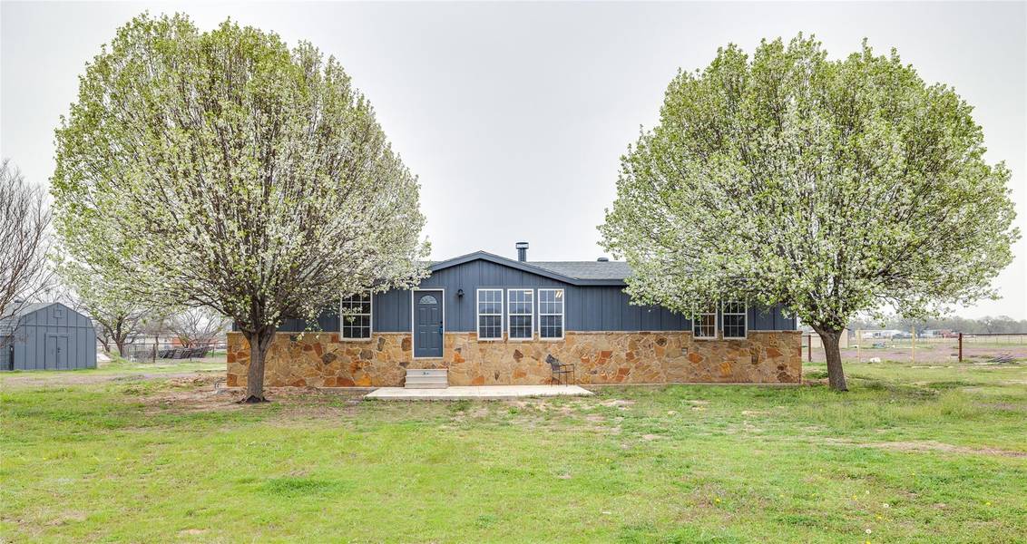 435 N Swanson Road, Mineral Wells, TX 76067