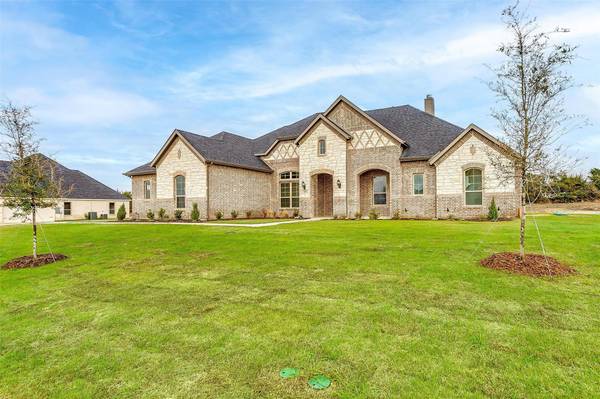 4021 Nola Drive, Midlothian, TX 76065