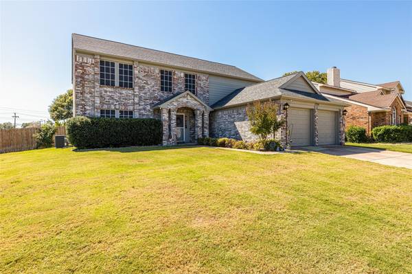 2334 Snowdon Drive, Arlington, TX 76018