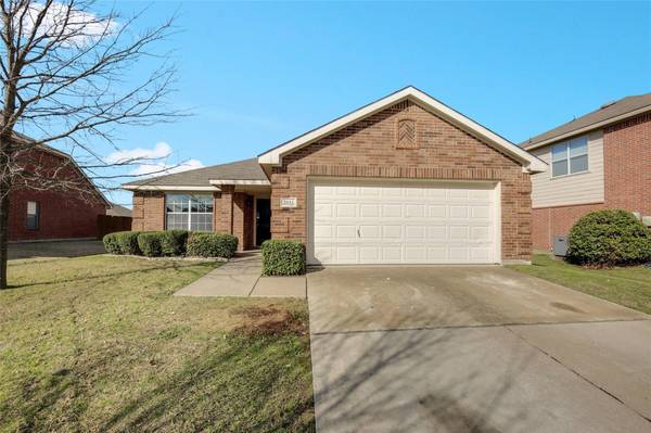 2033 Kings Forest Drive, Heartland, TX 75126