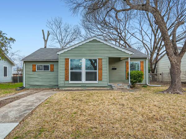 933 4th Street SW, Grand Prairie, TX 75051