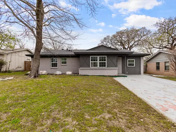 709 W Cedar Street, Hurst, TX 76053